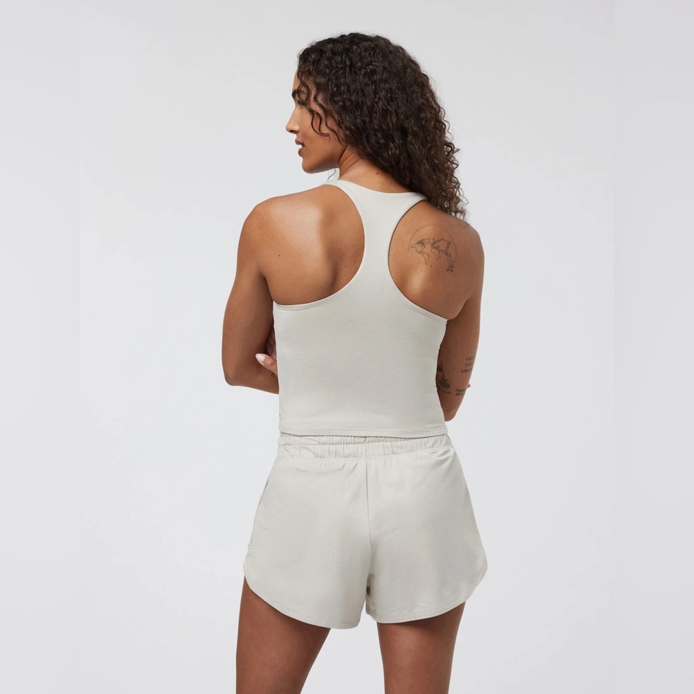 Vuori Halo Performance Crop 2.0 Tank Top NWT in Ecru Heather - Picture 7 of 10